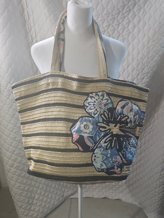 Vera Bradley Handbags - Vera Bradley Seashore Striped Straw Tote
